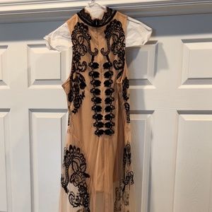 Dress Nastygal Beige and Black